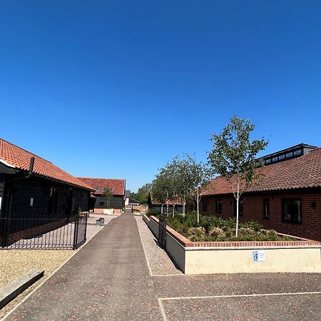 White House Lodges Heveningham Exterior photo